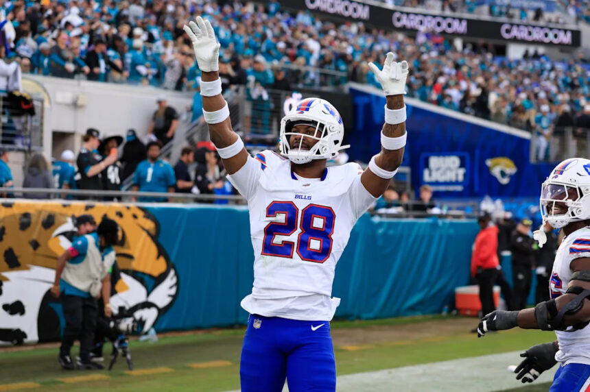 Buffalo Bills re-sign Sam Franklin Jr. to 3-year deal