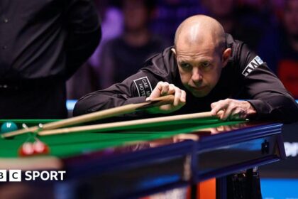 Hawkins beats Lisowski to win first Welsh Open title