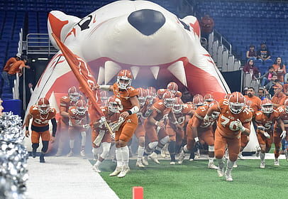 Our NFL offseason trade grades: Who won the David Montgomery deal?