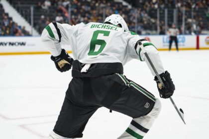 NHL roundup: Stars top Canucks for team-record 9th straight win
