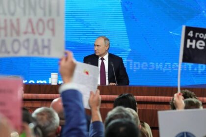 Sources: Jets place franchise tag on star RB Hall