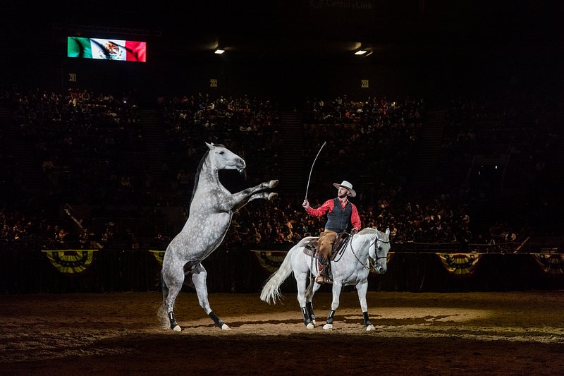 Colts, QB Daniel Jones doing tag tango on deadline day