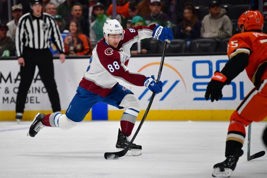 Avalanche's dominant effort ends Ducks' 5-game win streak