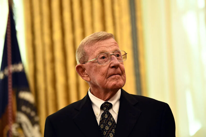 Lou Holtz, former Notre Dame football coach, dies at age 89
