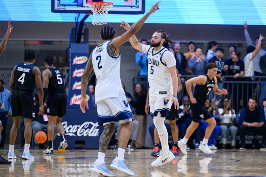 Villanova explodes in second half to run away from DePaul