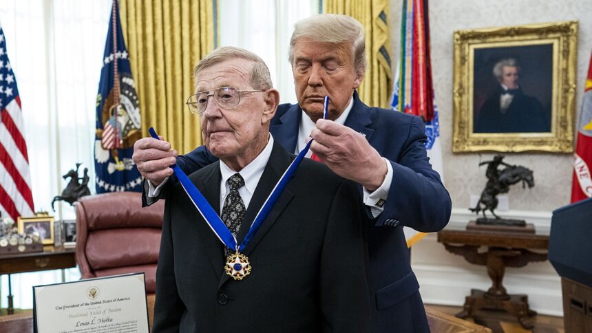 Trump pays tribute to Lou Holtz after legendary football coach's death
