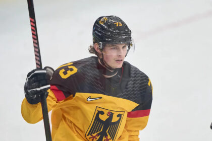 Bruins acquire forward Lukas Reichel from Vancouver