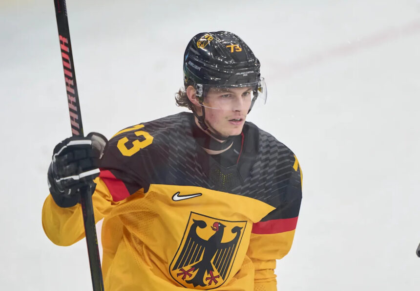 Bruins acquire forward Lukas Reichel from Vancouver