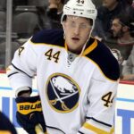 Canes acquire F Nicolas Deslauriers from Flyers