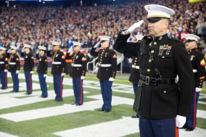 Source: Patriots trading center Bradbury to Bears