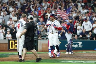 Kyle Schwarber leads Team USA to 9-1 World Baseball Classic win over Britain