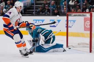 Horvat scores winner in OT as Islanders edge Sharks 2-1