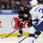 NHL roundup: Sizzling Sabres edge Lightning as teams total 15 goals
