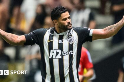 23 players sent off after mass brawl in Brazil