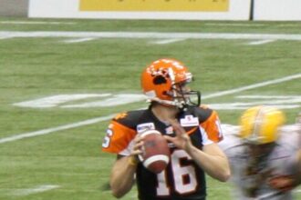 Sources: Pierce returning to Colts on $116M deal