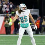Dolphins to re-sign TE Greg Dulcich