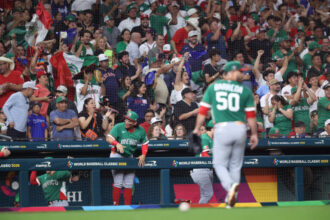 Fan brawl erupts during USA-Mexico World Baseball Classic game