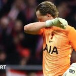 Spurs sub keeper Kinsky after 17 minutes in nightmare start