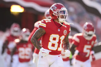 Chiefs re-signing wide receiver Nikko Remigio