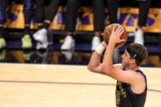 TST Images: Lakers defeat Timberwolves, 120-106, in Los Angeles