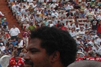 Sources: Ravens pivot, agree to add Hendrickson