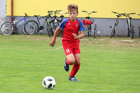 Chelsea crumble late on as PSG score five to take control of tie