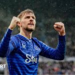 Will Everton's formidable away form throw open title race?