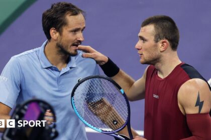 Draper beaten after controversial hindrance call