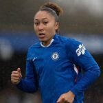 England's James signs new contract with Chelsea