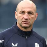 England and Borthwick backed up to the brink in Paris