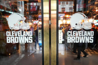 Browns roster: Tracking list of free agent additions, subtractions so far