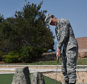 Scheffler rebounds with bogey-free 5-under