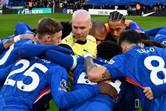 Rosenior 'disappointed' by referee in Chelsea huddle
