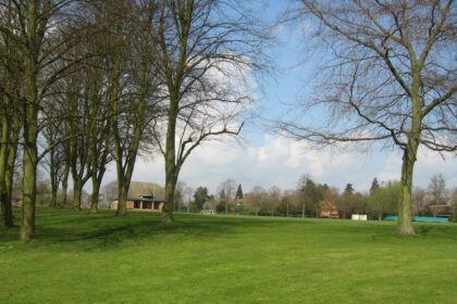 St. John's routs UConn to defend Big East title