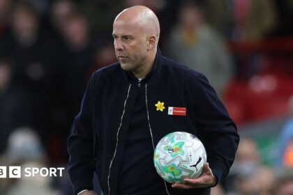 'Wake up... or be happy with Conference League'