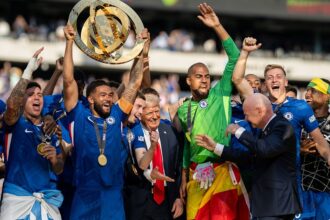 Knicks recover from 21-point deficit, hold off Warriors