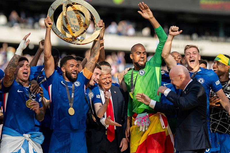 Knicks recover from 21-point deficit, hold off Warriors