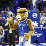 Monday Headlines: Kentucky Basketball NCAA Tournament Predictions Roundup