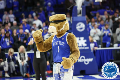 Monday Headlines: Kentucky Basketball NCAA Tournament Predictions Roundup