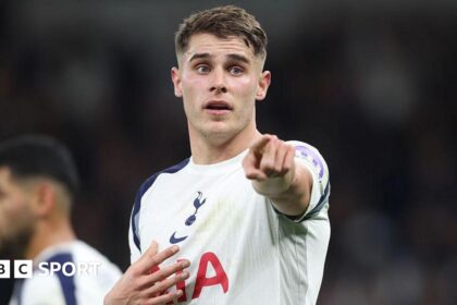 Nonsense to say Spurs players don't care - Van de Ven