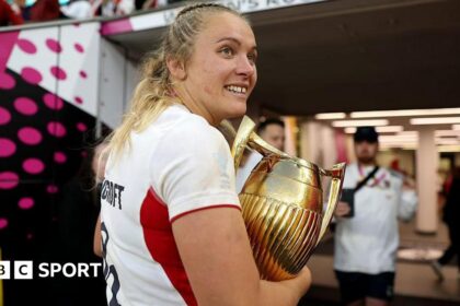 England's World Cup-winning captain Stratford announces pregnancy