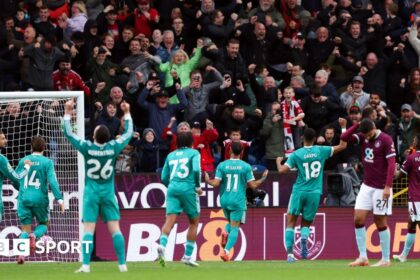 Premier League extends £30 cap on away tickets