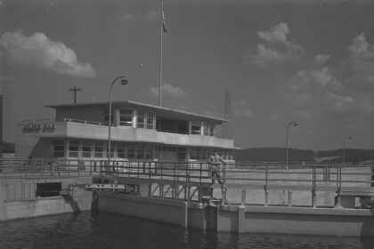 Chase Johnston's first 2-pointer allows No. 12 High Point to upset No. 5 Wisconsin