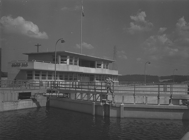 Chase Johnston's first 2-pointer allows No. 12 High Point to upset No. 5 Wisconsin