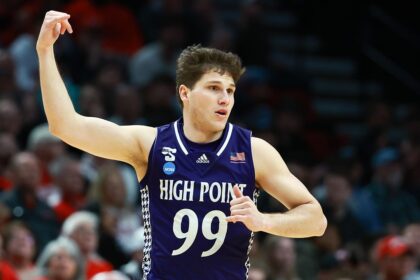 High Point stuns Wisconsin in the first upset of March Madness with thrilling finish