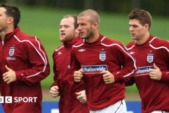 Who are the best midfielders Rooney played with?