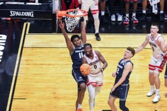 TST Images: Arizona defeats Utah State 78-66, at Viejas Arena.
