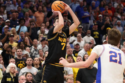 5 best moments of March Madness Round 2, from upsets to buzzer-beaters