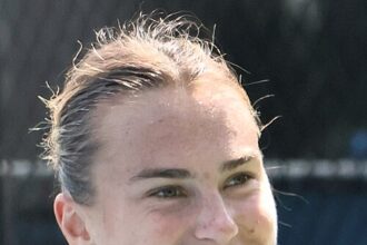 Defending champion Aryna Sabalenka sails through third round at Miami Open