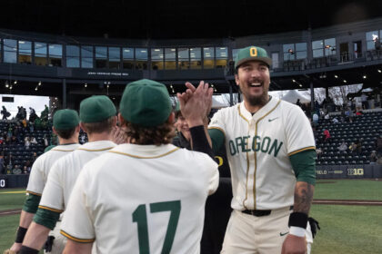 Oregon Ducks baseball moves up two spots in latest coaches poll